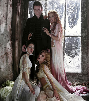 范海辛三个女吸血鬼分别叫什么名字