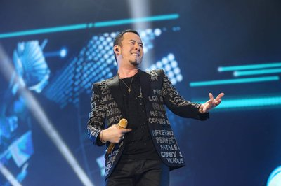 《闪光的乐队》收官之夜,杨坤唱新歌怀念去世女友,这个女孩到底是谁?