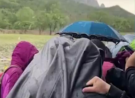 河南云台山景区致歉游客滞留排队,仅仅是道歉就够了吗?