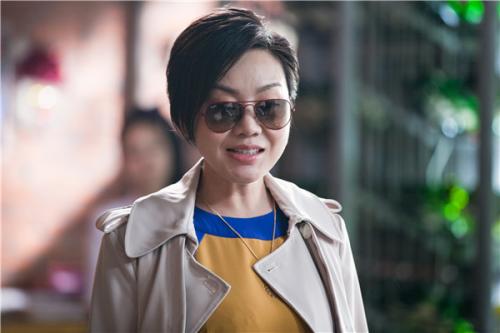 越来越性感的闫妮,她是如何把身材保持的这么好?