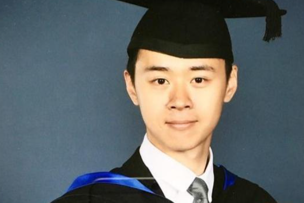 《武林外传》邱小冬扮演者在哈佛攻读法律博士,你对他有何印象?