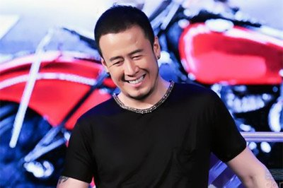 《闪光的乐队》收官之夜,杨坤唱新歌怀念去世女友,这个女孩到底是谁?