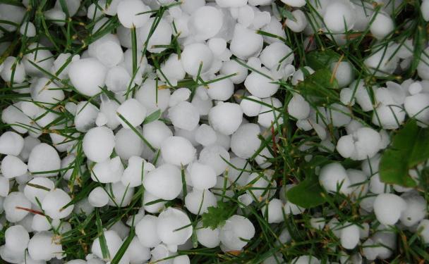 河北一市突降冰雹,冰雹天气是如何形成的?