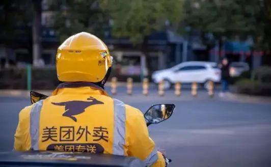 令人愤怒!女子电梯内遭外卖员掐脖子撞头,现在的人戾气为何如此之重?