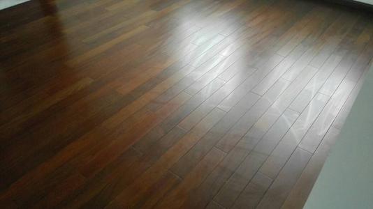 地板蜡用什么可以洗掉