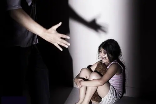 上海女医生遭男友打死,被告因有立功表现判死缓,你如何看待这一审判结果?