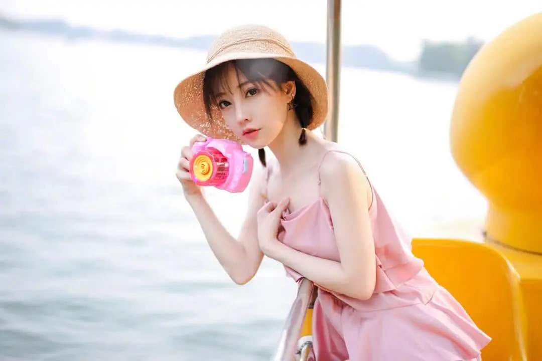 B站为什么会签约冯提莫?