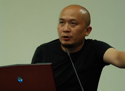 关于人教版小学数学教材插图问题,教育部有何回应?