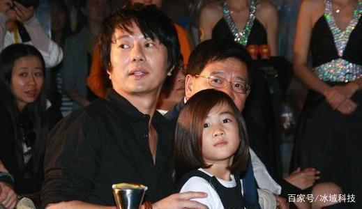 摇滚浪子郑钧与前妻爱恨18年,为何最后娶了被10万恶评淹没的刘芸?