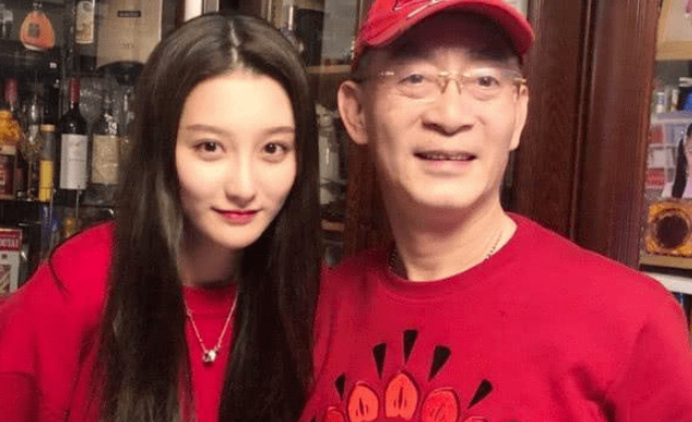 六小龄童女儿章同童至今未嫁,看到本人以后惊呆了,知道她为啥没结婚了吗?
