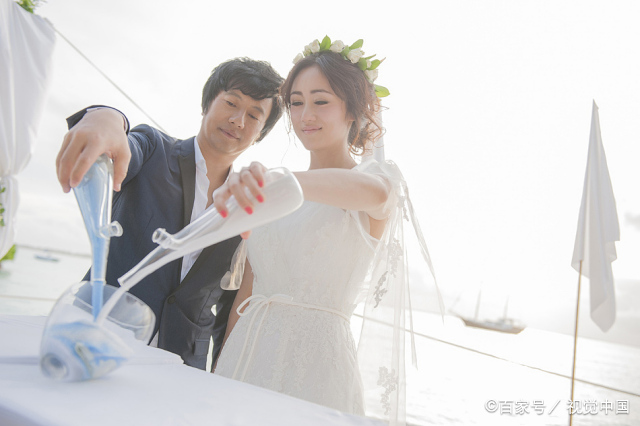 摇滚浪子郑钧与前妻爱恨18年,为何最后娶了被10万恶评淹没的刘芸?