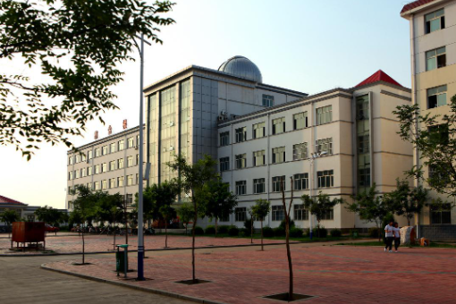 赤峰市有几所高中?