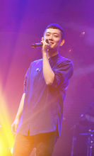 如何评价歌手秦昊?