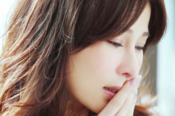 流泪也值钱,印尼少女为什么眼睛能流出钻石眼泪?