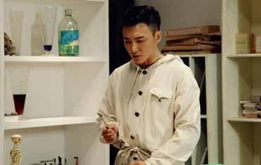 电视剧《嫂子》里的主题歌名是什么？