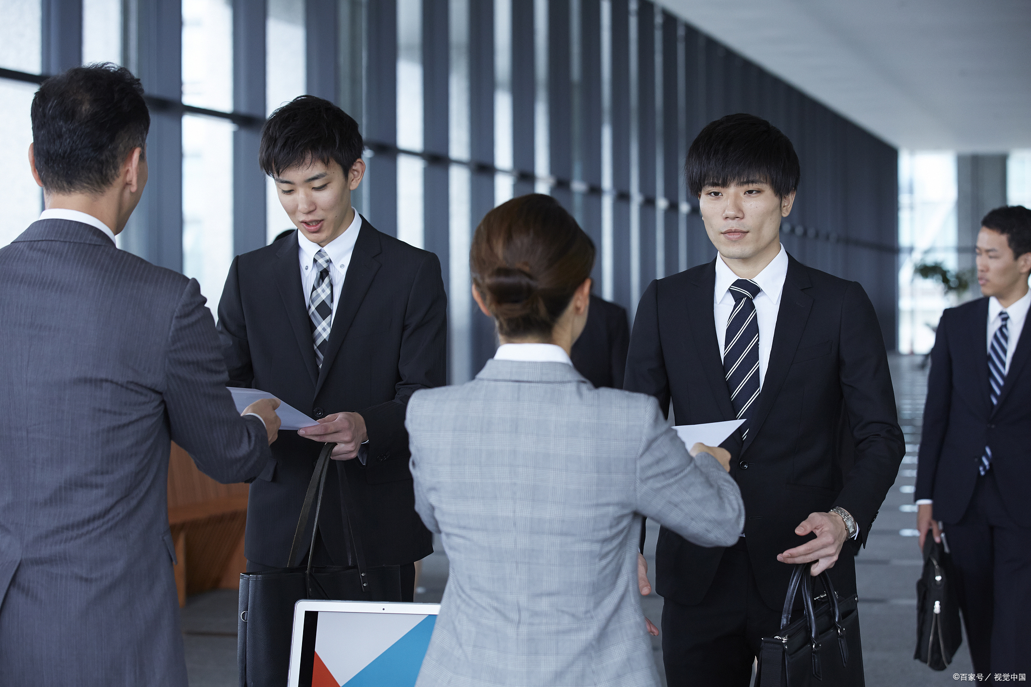 现在找工作为什么会这么难?