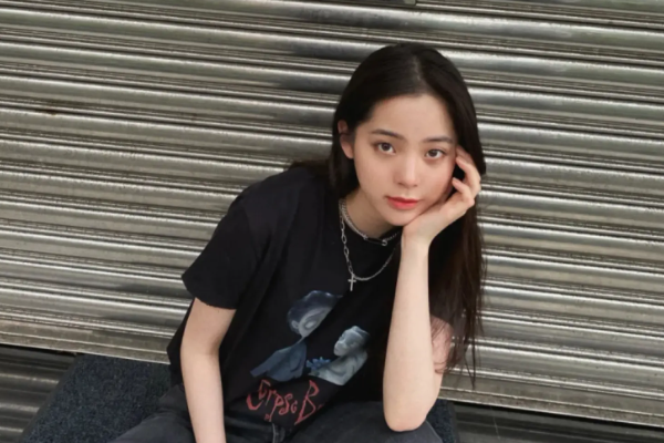 刘昊然现身欧阳娜娜艺术展,他们二人的关系如何?