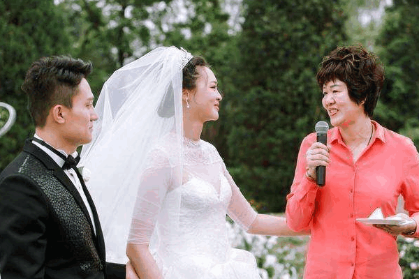 如何评价惠若琪一直在微博炒作?