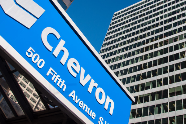 如何看待雪佛龙要求全球员工删除WeChat这件事？