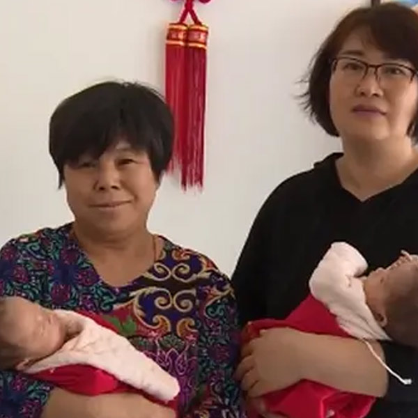 58岁产妇生双胞胎,这是自然孕育吗?