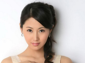 她是靳东同学,因《丑女无敌》成名,如今44岁的李芯逸怎么样了?