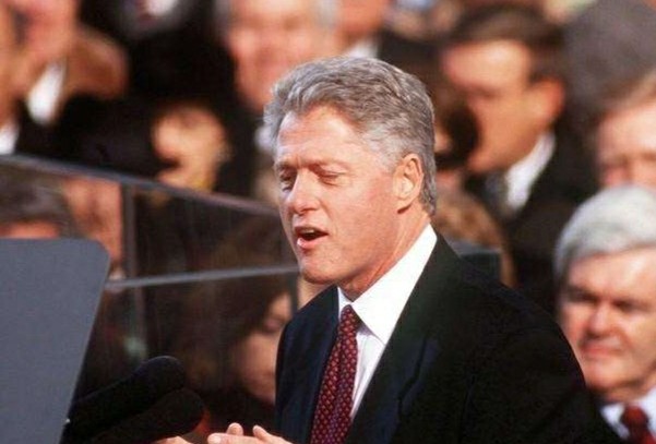 轰动美国的“斯塔尔报告”曝光了什么,其后果是什么?