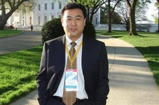 央视主播张宏民独自吃雪糕被嘲这是怎么回事?