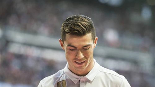 C罗登顶历史正赛射手王,他算的上是足坛第一人吗?