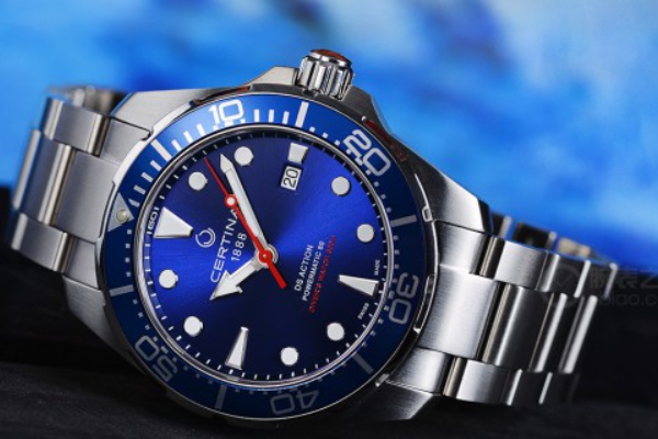 雪铁纳手表什么档次?