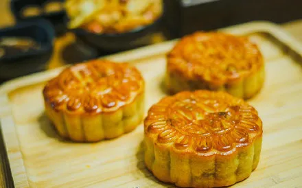 螺蛳粉终于对月饼下手了，这具体是何情况？