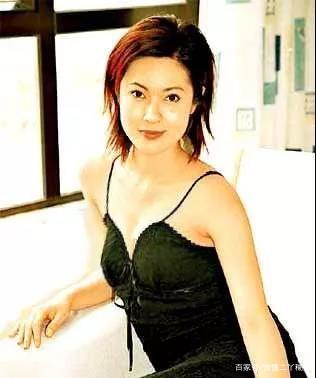 与许志安逛超市喜笑颜开,郑秀文也被爱冲昏头脑了吗?