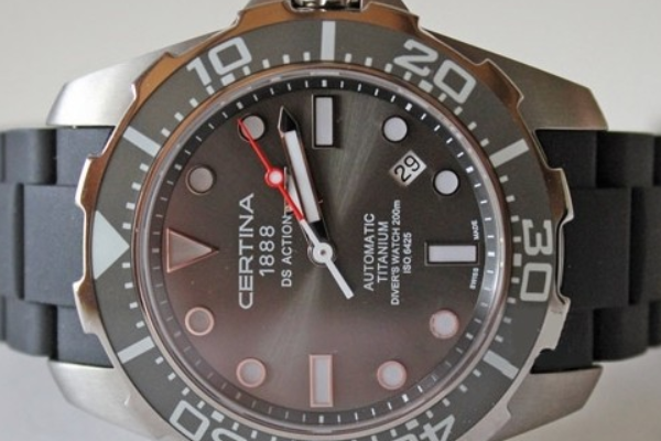 雪铁纳手表什么档次?