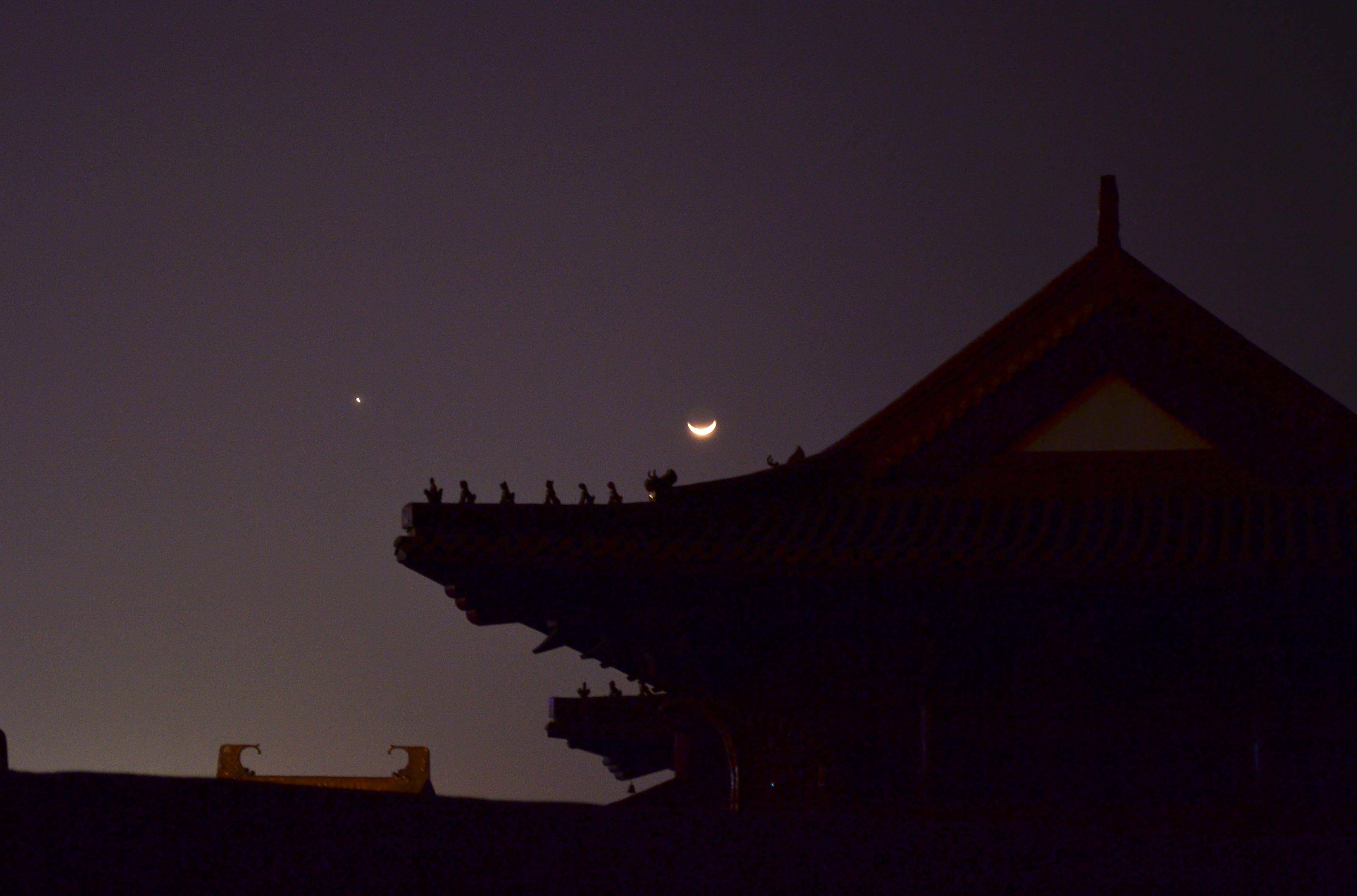 金星合月和火星冲日将同天上演,最佳观测时间是什么时候?