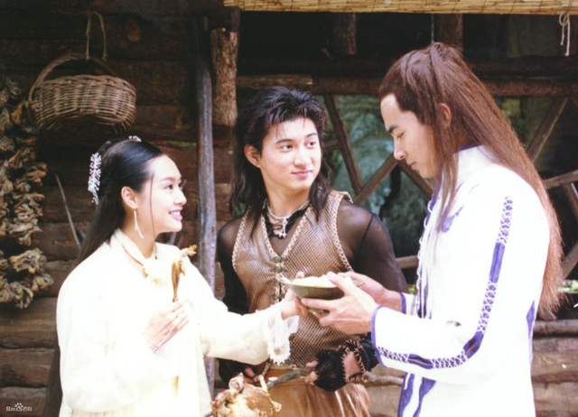 吴奇隆和马雅舒离婚原因是1年见不到5次,对于聚少离多的婚姻,你怎么看?