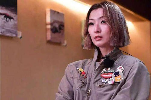 黄心颖从美国回香港究竟有什么隐情？为何让网友感到很惊奇？