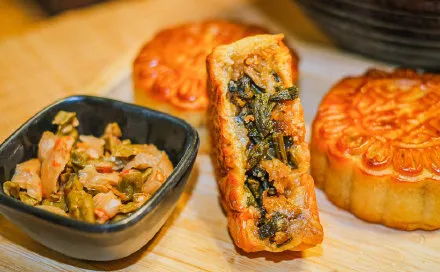 螺蛳粉终于对月饼下手了,这具体是何情况?