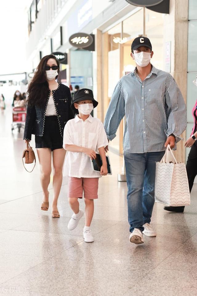 霍思燕儿子“整容式”长大,嗯哼越长越好看,7岁高情商令人折服,为何?