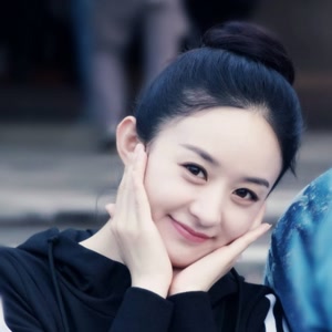 继风波后赵丽颖停工陪儿子逛商场，演员陪伴家人的时间有多稀缺？