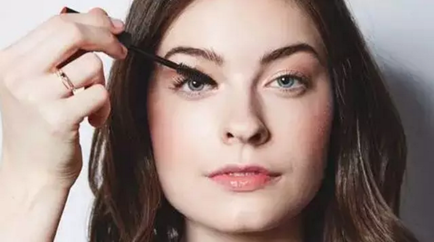 如何涂睫毛膏视频