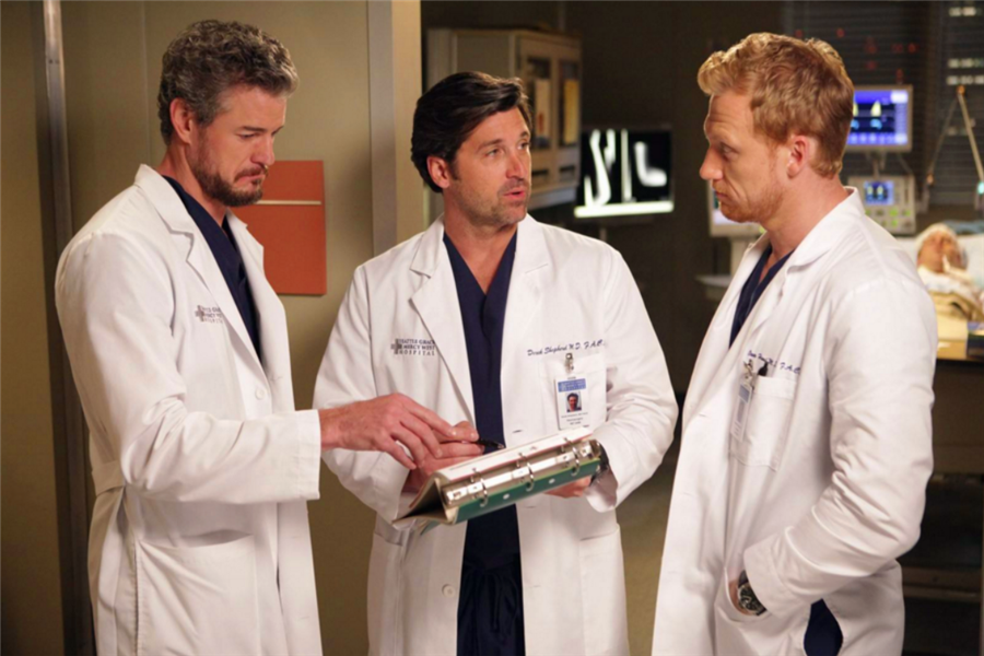 杭州一男子胸部变大一碰就飙乳汁，男性为何会有奶水？