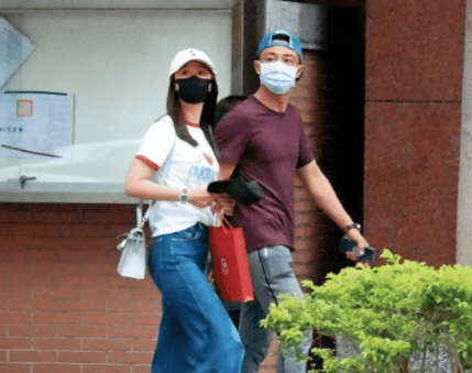 林心如霍建华现身如素人，夫妻俩目前的现状如何？