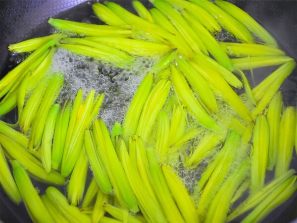 黄花菜怎么凉拌的做法