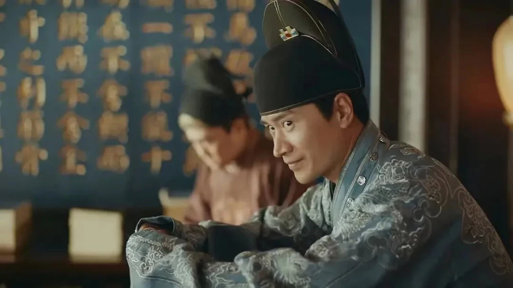 何晟铭在《山河月明》中称为成毅的哥哥，他们之前有过哪些合作？