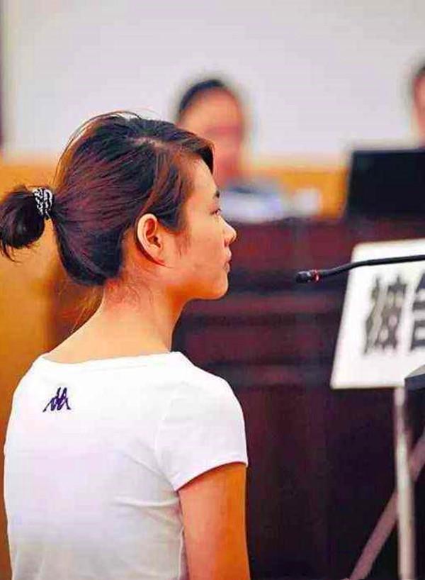 11年前，那个轰动一时的女服务员邓玉娇，她现状如何？