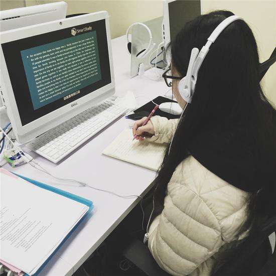 全国5名全盲考生参加高考，盲文试卷是什么样的？