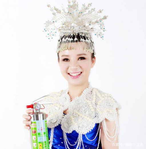 刘赛：最美盲人歌手，被军人丈夫捐献眼睛，她现在怎么样了？