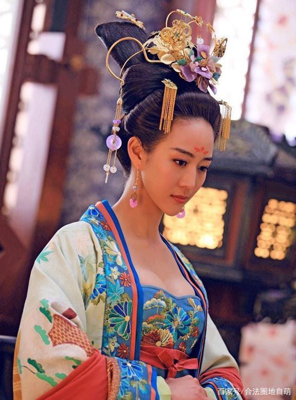 娱乐圈明星接连出问题，张钧甯为何连累了杨紫？