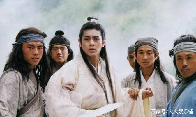 在小说《天龙八部》中,段誉的具体身份是什么?