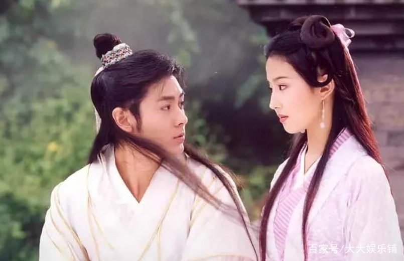 在小说《天龙八部》中,段誉的具体身份是什么?