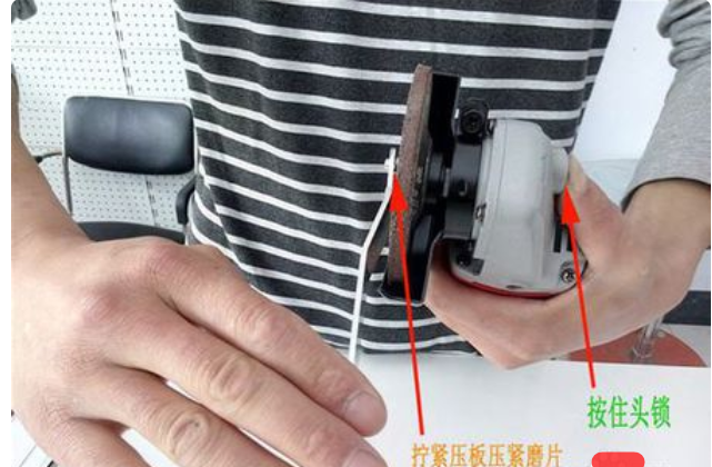 角磨机怎样安装碳刷的连接线弹簧？